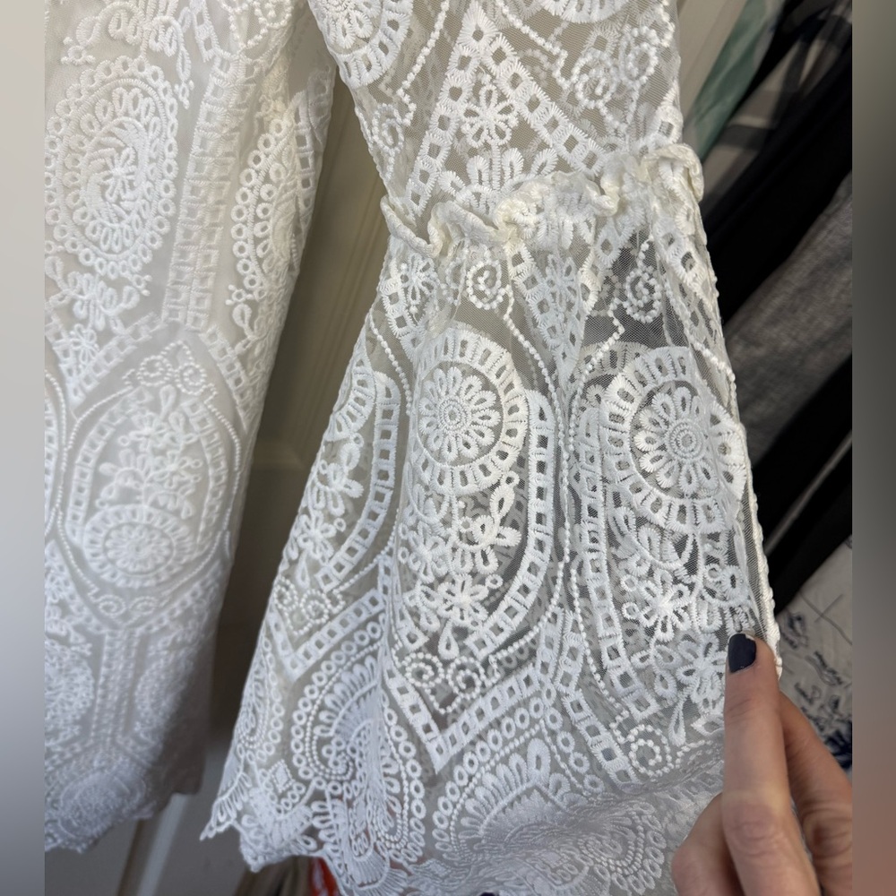 Cupcakes & Cashmere White Bell Sleeve Embroidered Dress - Small - NEW! - Picture 12 of 12